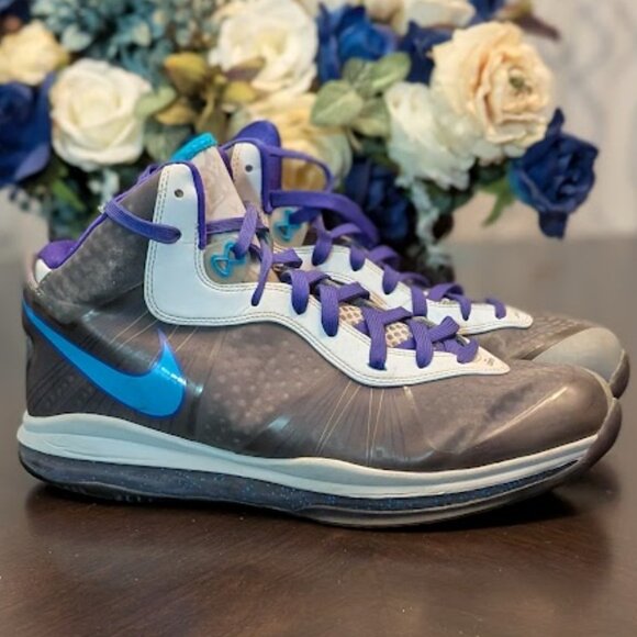 S6 NIKE LEBRON JAMES 8 v/2 "Hornets" Sneakers - Picture 1 of 13